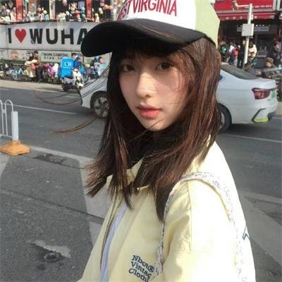 被甩的实习生？她是董事长！